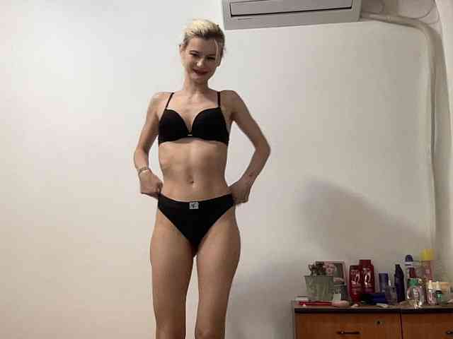 OnikaLove webcam