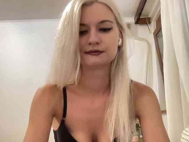 OnikaLove webcam