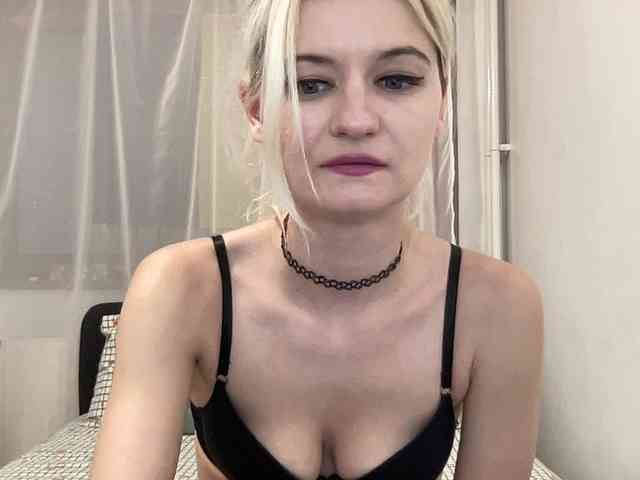 OnikaLove webcam