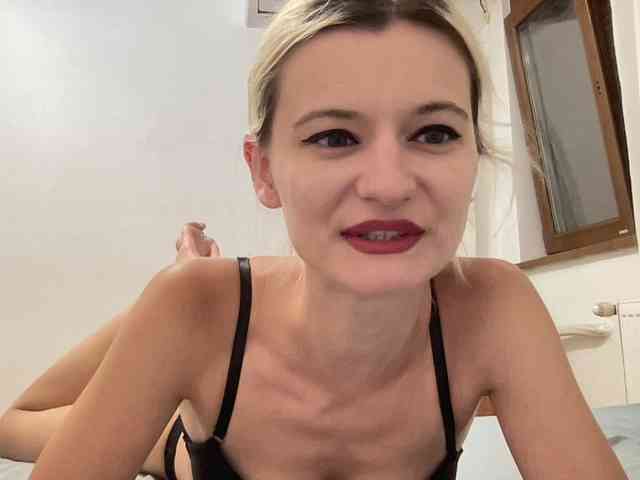 OnikaLove webcam