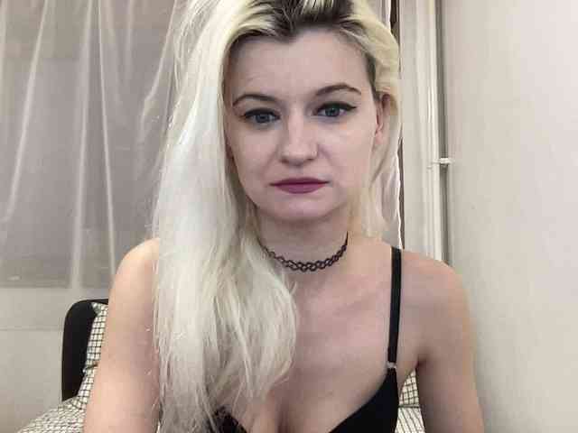 OnikaLove webcam