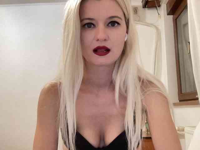 OnikaLove webcam