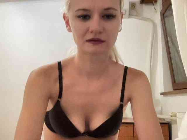 OnikaLove webcam