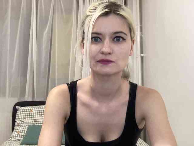 OnikaLove webcam