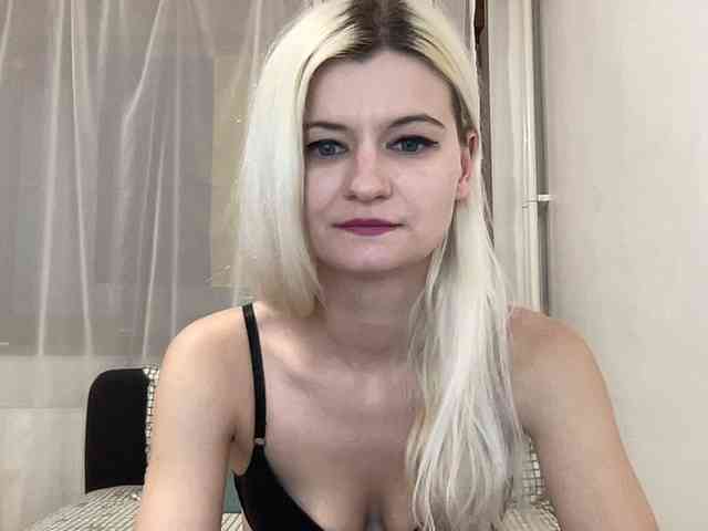 OnikaLove webcam