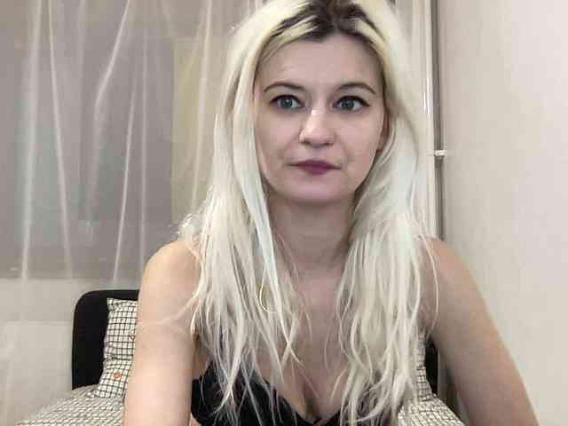 OnikaLove webcam