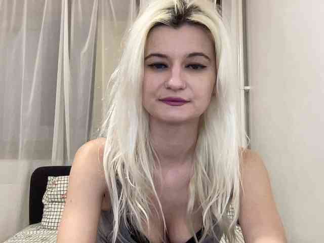 OnikaLove webcam