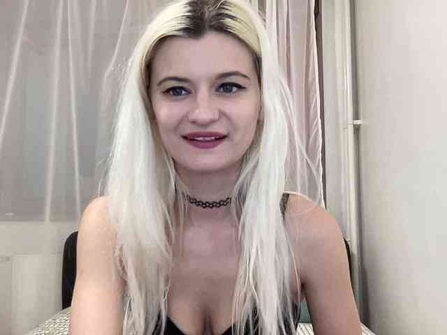 OnikaLove webcam