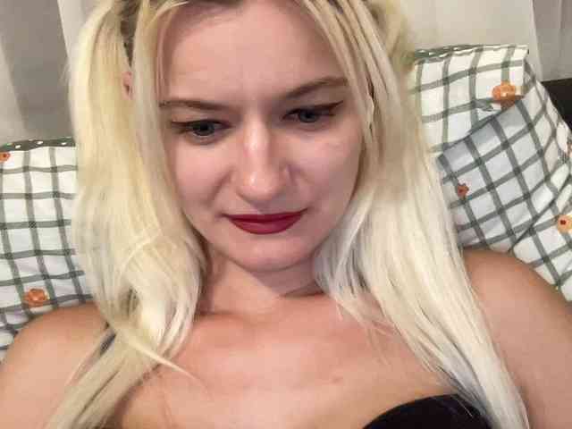 OnikaLove webcam