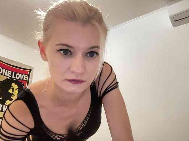 OnikaLove webcam
