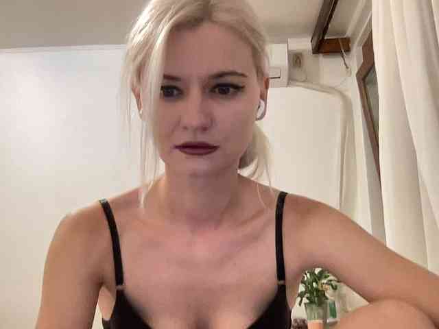 OnikaLove Live Webcam on BongaCams