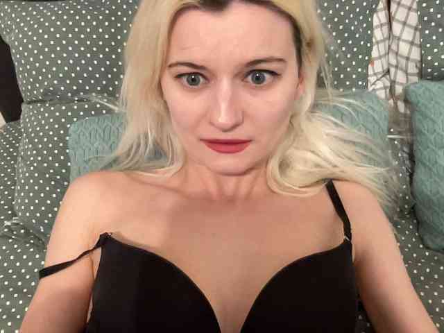 OnikaLove webcam