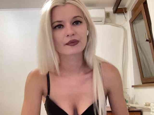 OnikaLove webcam