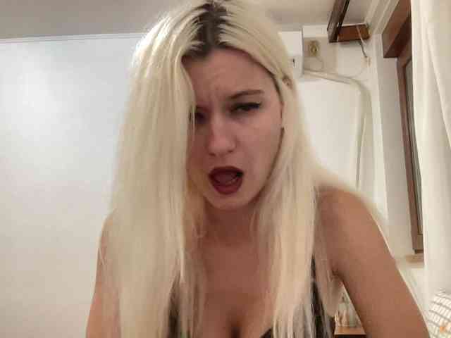 OnikaLove webcam