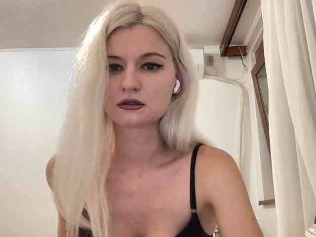 OnikaLove webcam