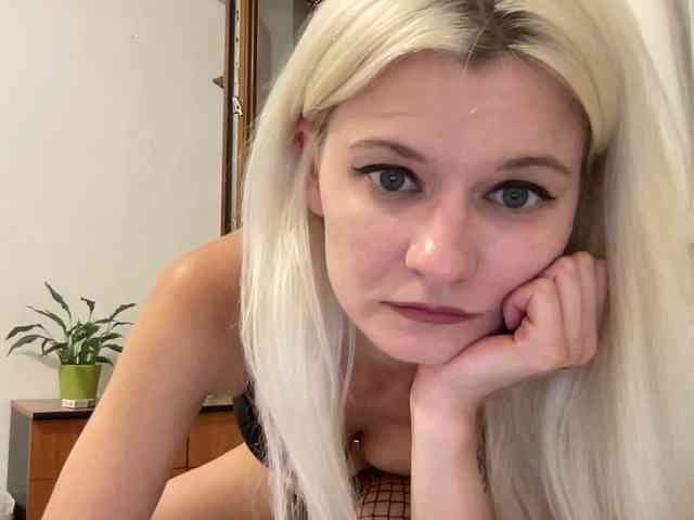 OnikaLove webcam