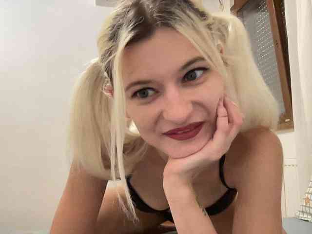 OnikaLove webcam
