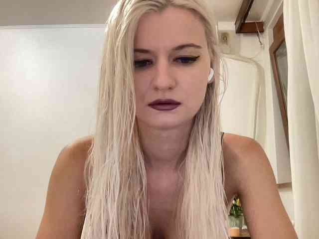 OnikaLove Live Webcam on BongaCams