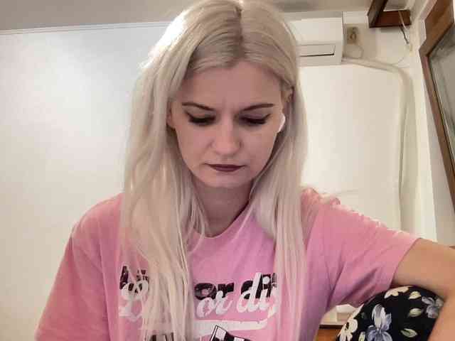 OnikaLove webcam