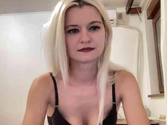 OnikaLove webcam