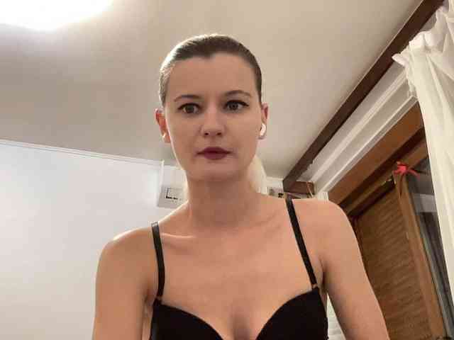 OnikaLove webcam