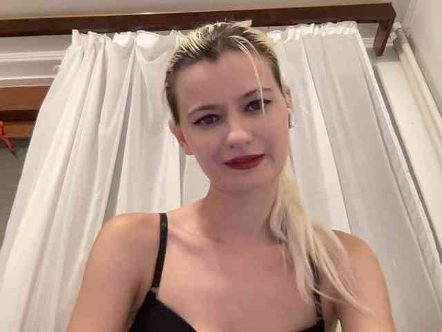 OnikaLove webcam