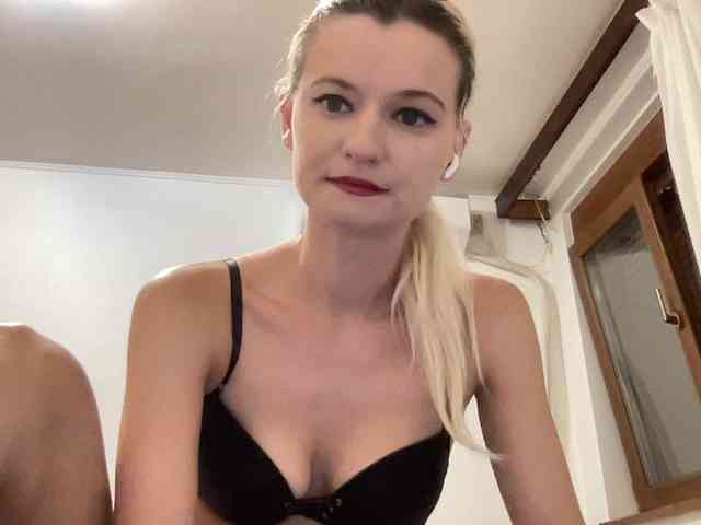 OnikaLove webcam