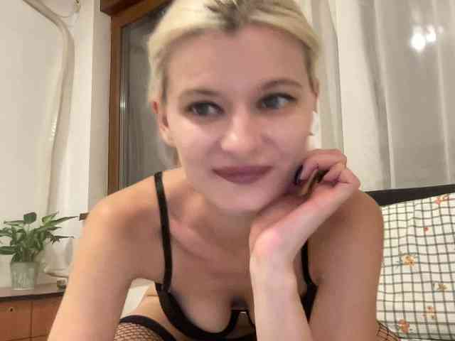 OnikaLove webcam