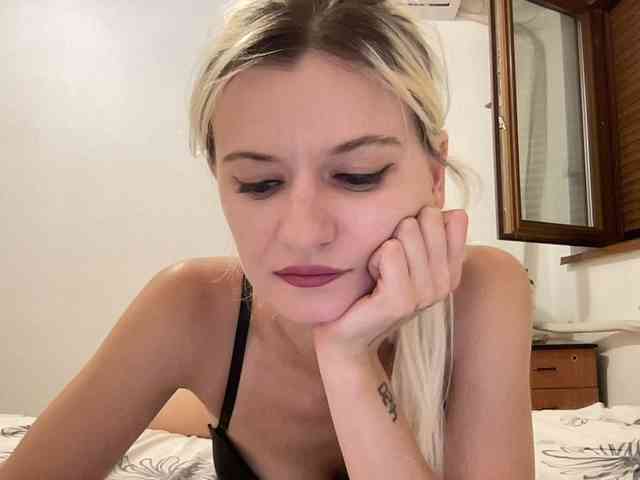 OnikaLove webcam
