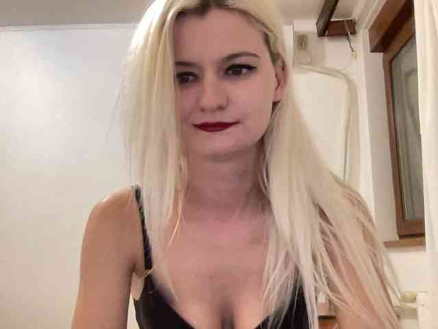 OnikaLove webcam