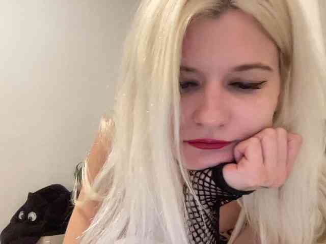 OnikaLove webcam