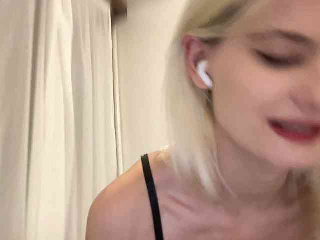 OnikaLove webcam