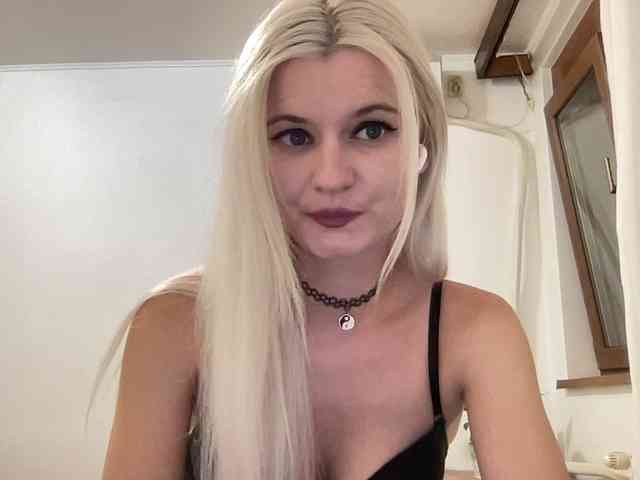 OnikaLove webcam