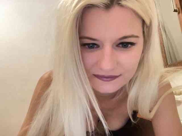 OnikaLove webcam