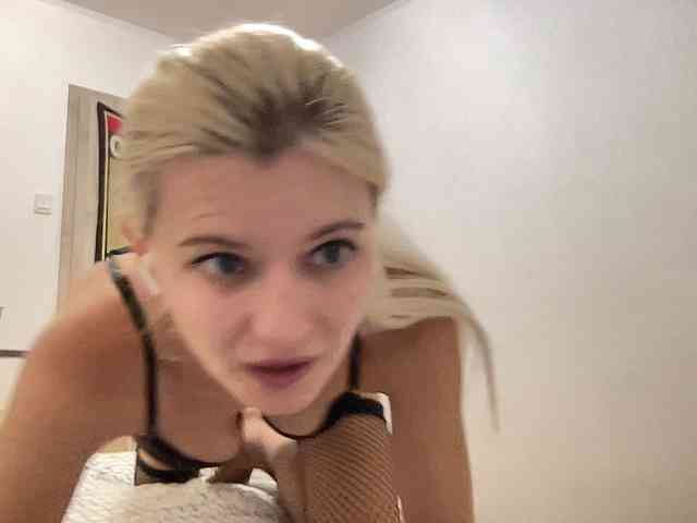 OnikaLove webcam