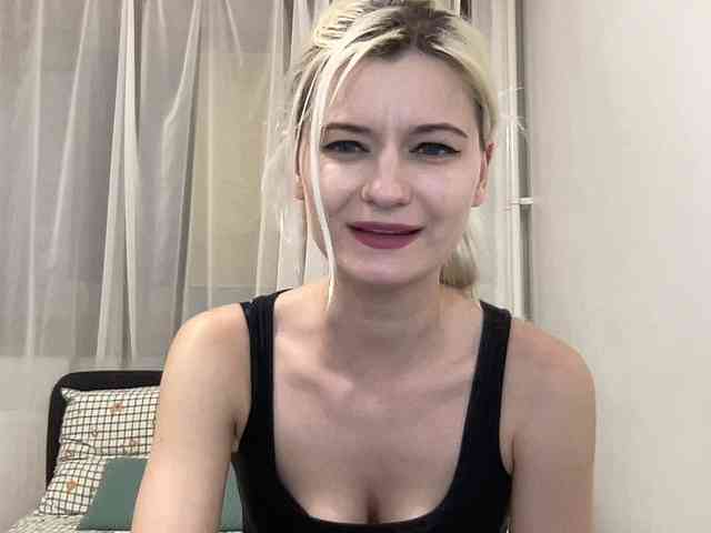 OnikaLove webcam