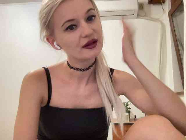 OnikaLove webcam