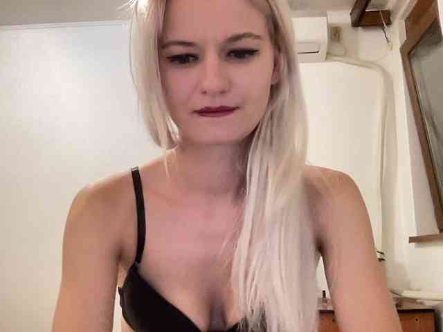 OnikaLove webcam