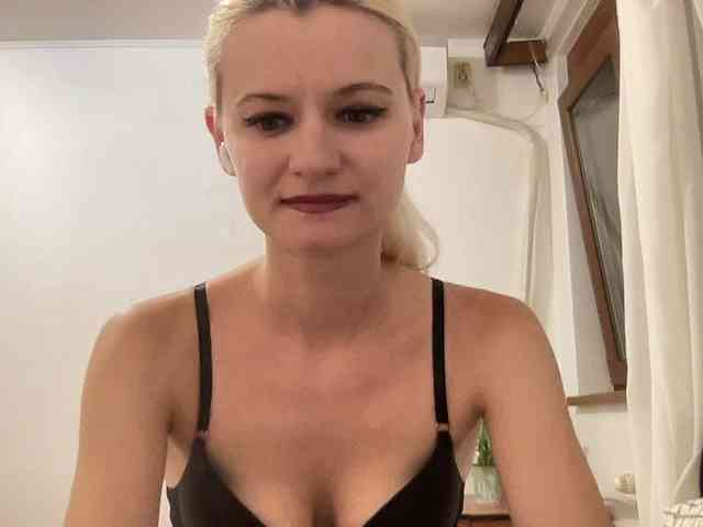 OnikaLove webcam