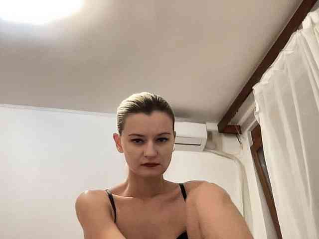 OnikaLove webcam