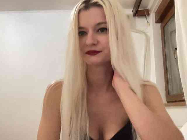 OnikaLove webcam