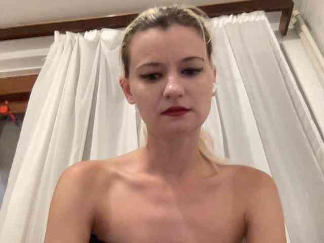 OnikaLove webcam