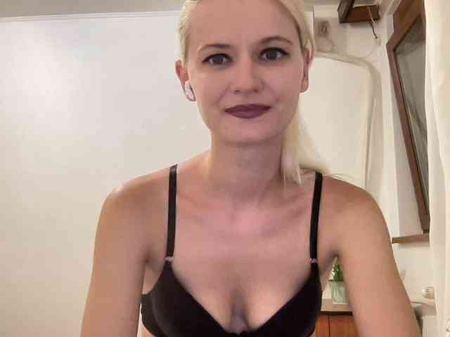 OnikaLove webcam