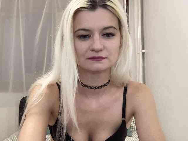 OnikaLove webcam
