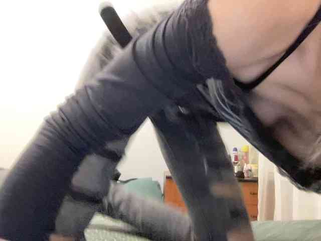 OnikaLove webcam
