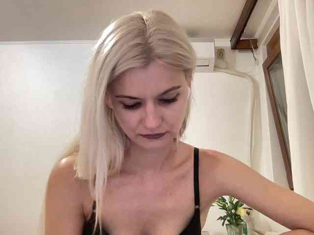 OnikaLove webcam
