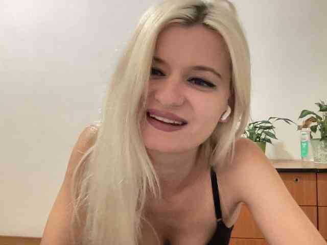 OnikaLove webcam