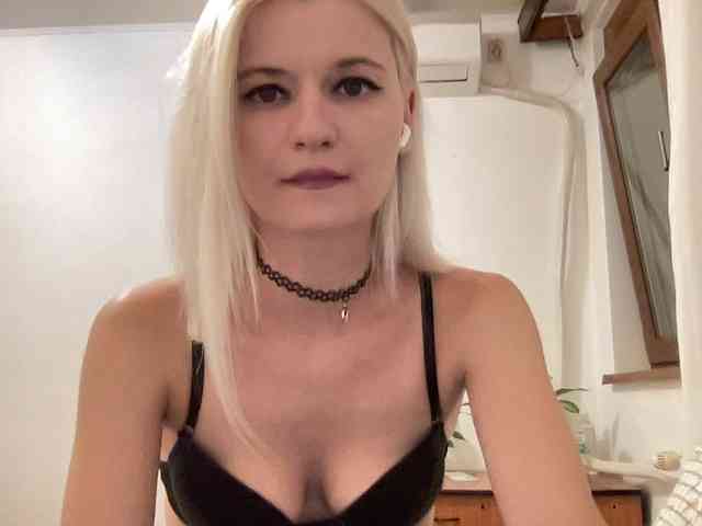 OnikaLove webcam