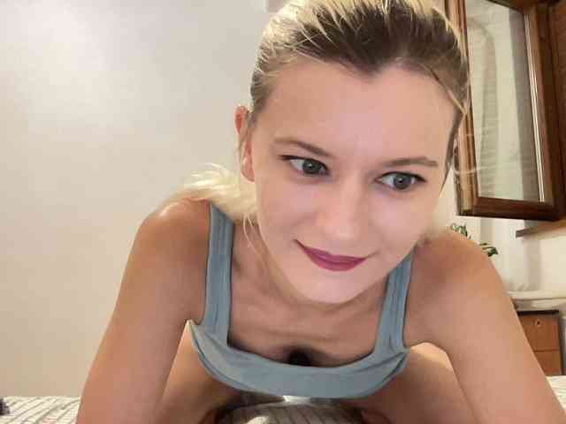 OnikaLove webcam
