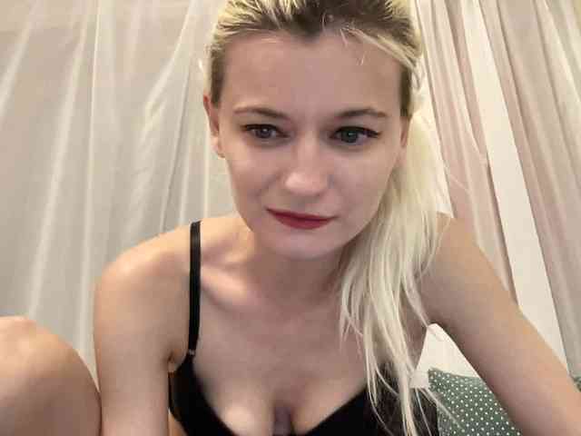 OnikaLove webcam